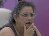 Carole in tears over missing towel