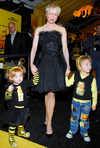 Renee Zellweger with children at 'Bee Movie' Film Premiere, New York, on Oct 25
