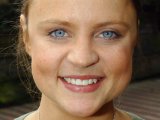 Corrie actress happy to be "un-trendy"