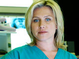 S01E26: Alana is worried by the team