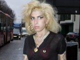 Winehouse quizzed over 'crack' video