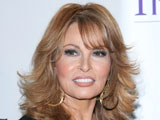 Welch still keen on 'Housewives' role