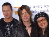 Goo Goo Dolls join O2 Wireless bill