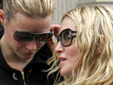 Paltrow sets up Hollywood book club