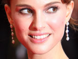 Portman to star in horror remake