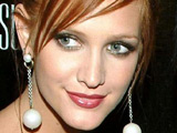 Ashlee Simpson has "white-trash" party