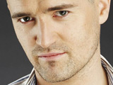 'Holby' star signs up for 'Strictly'