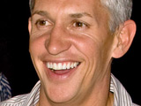 Lineker, Bux 'wed in Italian town hall'