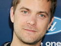 Joshua Jackson backing Obama