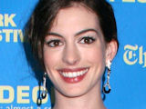 Hathaway to lead rom-com 'Fiancé'