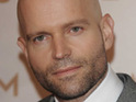 Bond helmer Forster circles 'Die Bad'