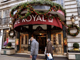 Celebrity haunt Cafe Royal closes