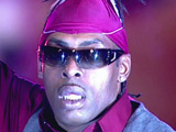 Women 'flock' around Coolio at club