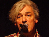 Robyn Hitchcock tours new album