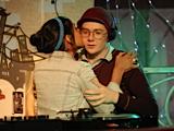 2550: Elliot decides he wants to be with Leila