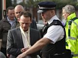 The police arrive to save Billy and Jay