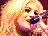 Pixie Lott 'told to rest her voice'