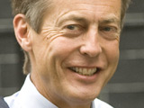 Bradshaw calls for BBC Trust reform