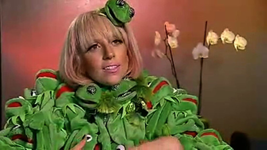 550w_lady_gaga_kermit_outfit.jpg