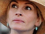 Julia Roberts visits the Taj Mahal