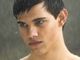 Taylor Lautner defends shirtless scenes
