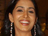 Police interrupt Sonali's bar opening