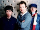 Phil Collins attacks Oasis