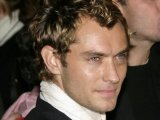 Jude Law is haunted by Frank Sinatra?