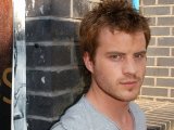 Walford actor plans to "aim for the top"