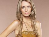 'Spaced' pair trick Mischa Barton?
